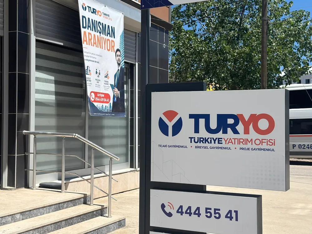 TURYO — Ofis tabelaları, branda ve afiş uygulamaları.